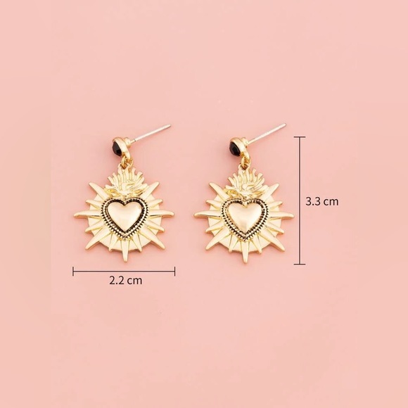 ⚜️🖤 Heart Decor Drop Earrings 🖤⚜️ Brand New - Picture 5 of 10